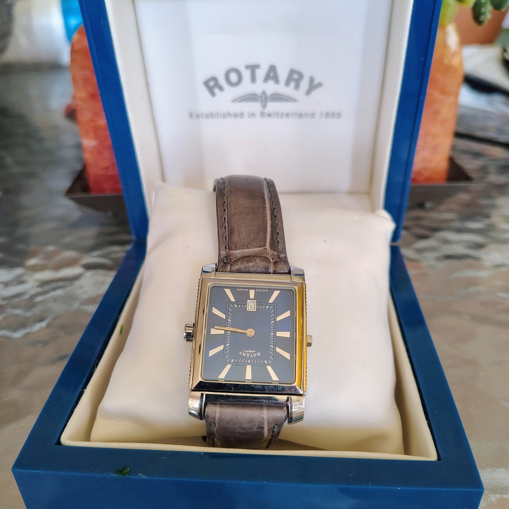 REVERSIBLE ROTARY REVELATION WATCH WITH GENUINE ALLIGATOR STRAP IN RARE COLOR